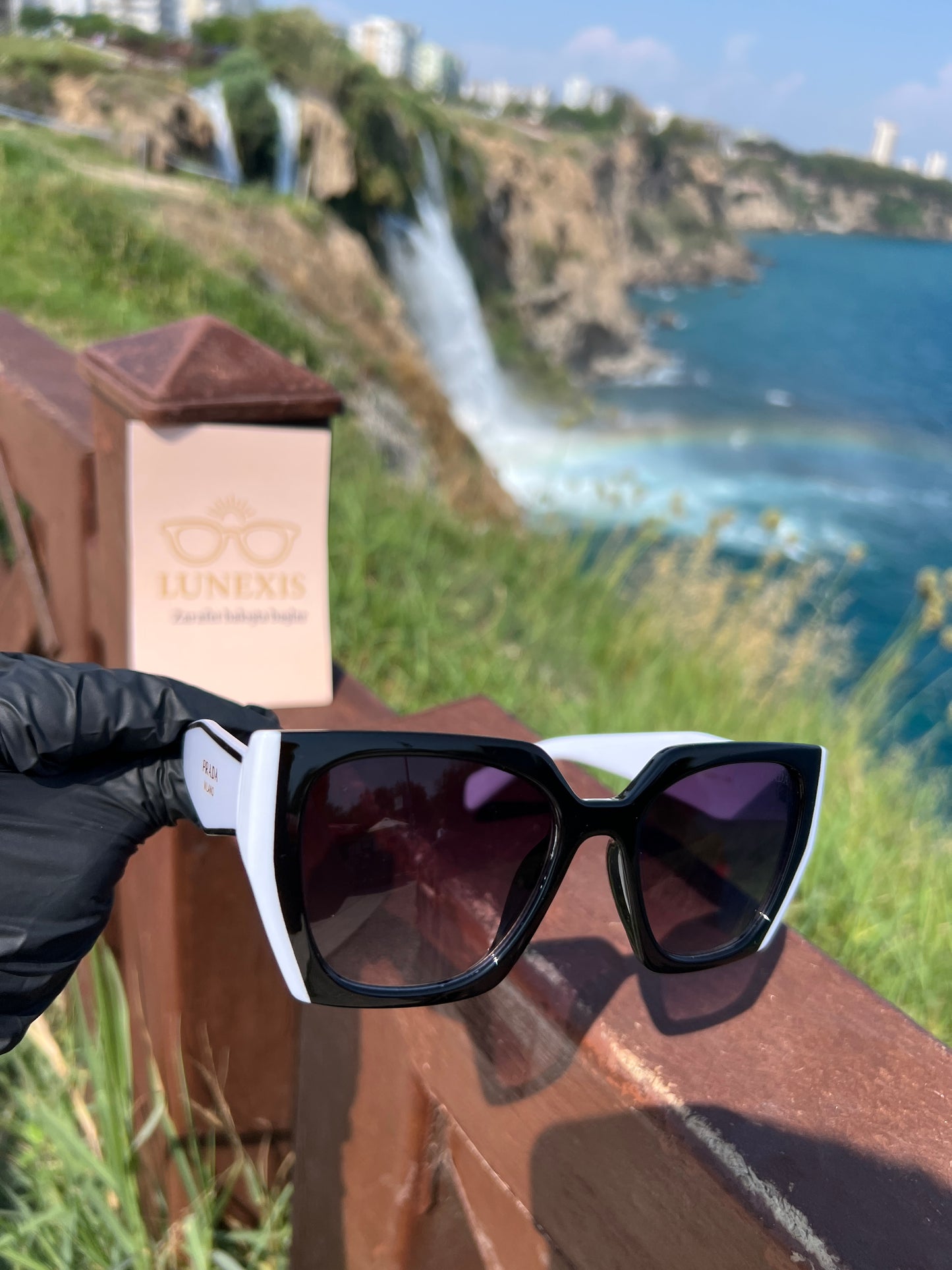 PRADA Güneş Gözlüğü       (PR15W beyaz)